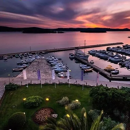 Emma & Toni Apartment