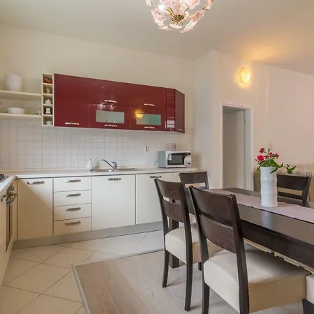 Emma & Toni Apartment