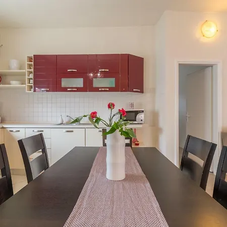 Emma & Toni Apartment
