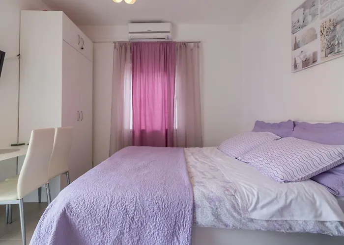 Апартаменты Emma & Toni Биоград-на-Мору