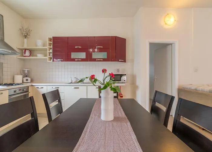 Emma & Toni Апартаменты