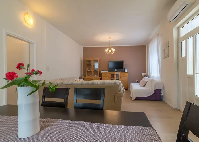 Emma & Toni Апартаменты Биоград-на-Мору